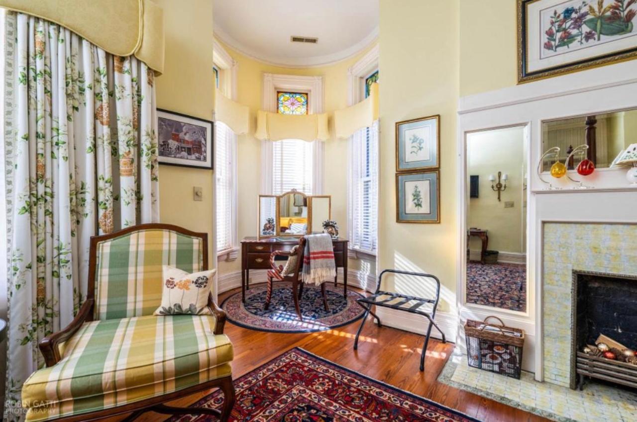 Burke Mansion Bed & Breakfast เมคอน ภายนอก รูปภาพ