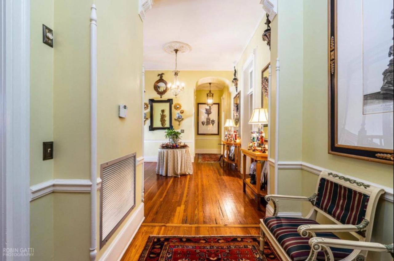Burke Mansion Bed & Breakfast เมคอน ภายนอก รูปภาพ