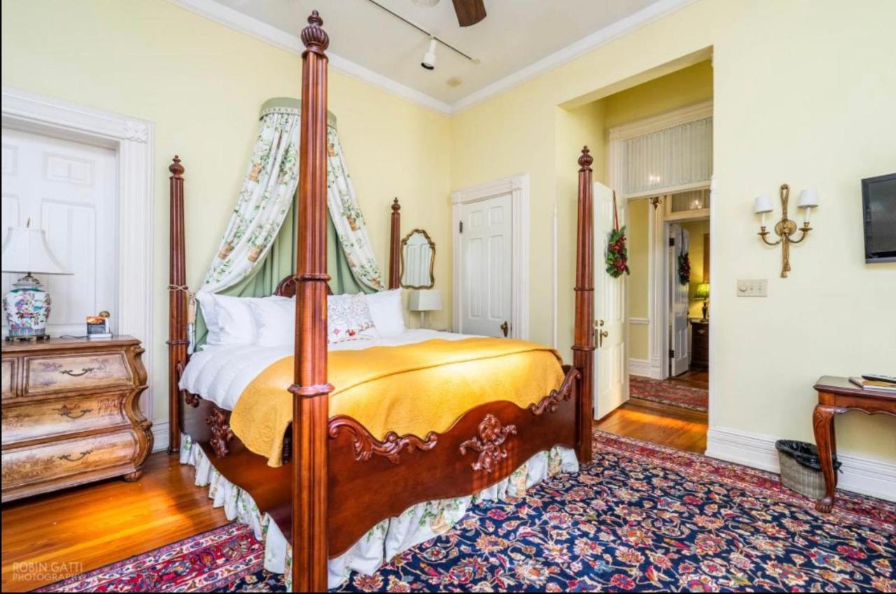 Burke Mansion Bed & Breakfast เมคอน ภายนอก รูปภาพ