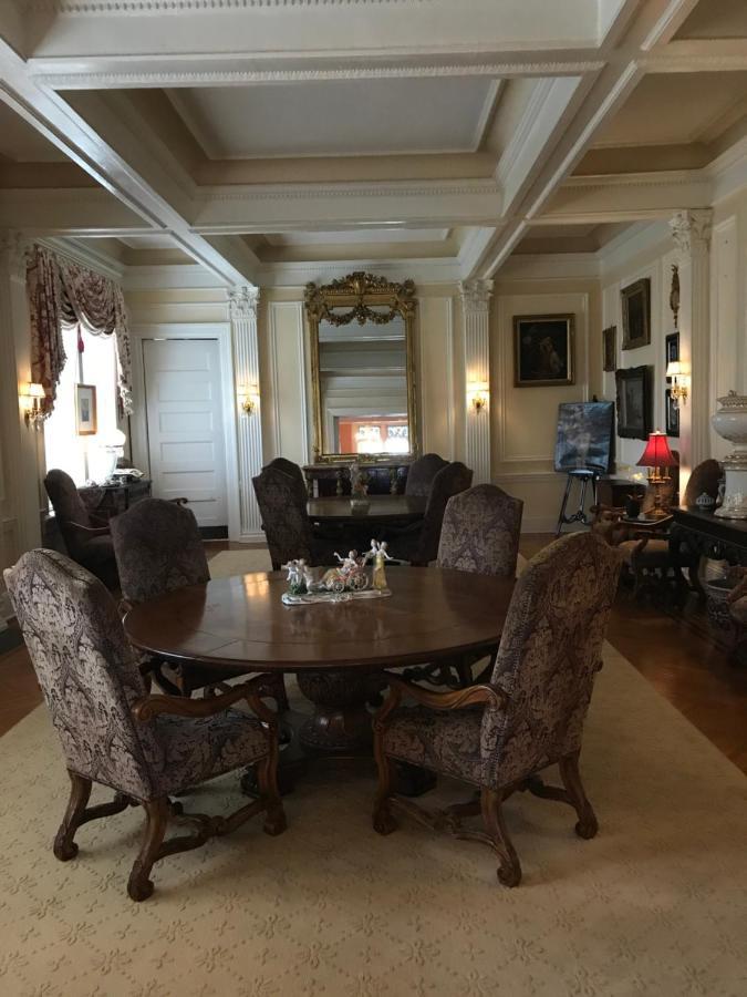 Burke Mansion Bed & Breakfast เมคอน ภายนอก รูปภาพ