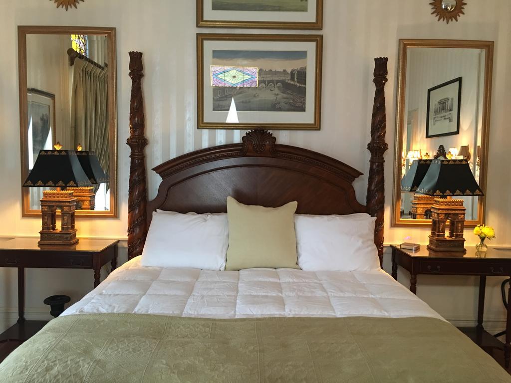 Burke Mansion Bed & Breakfast เมคอน ภายนอก รูปภาพ