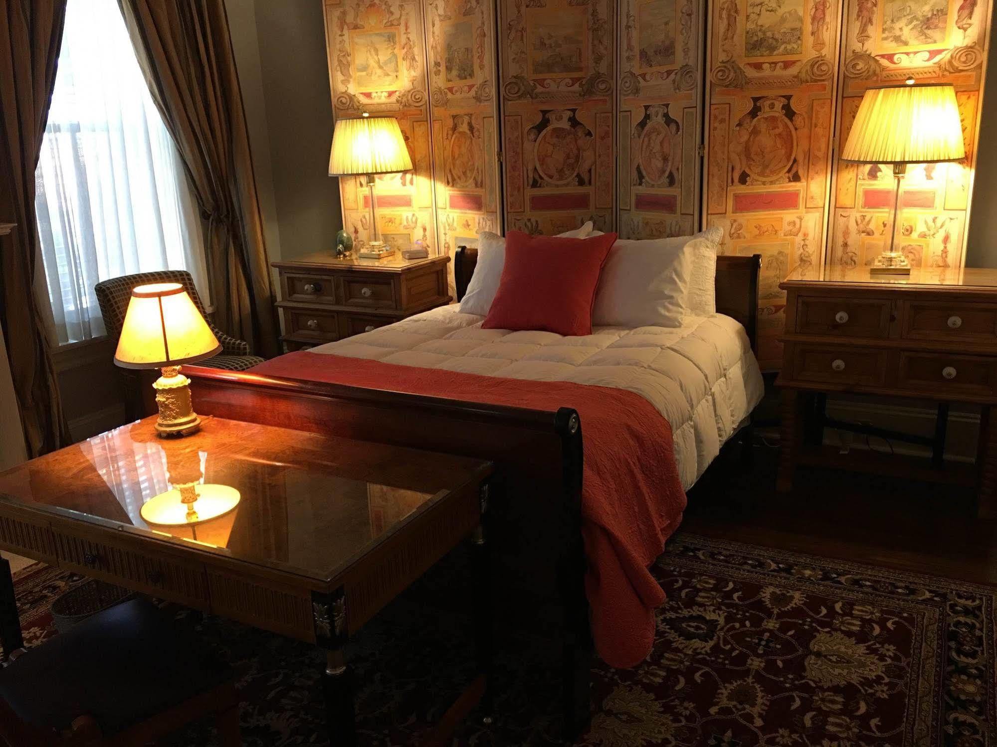 Burke Mansion Bed & Breakfast เมคอน ภายนอก รูปภาพ